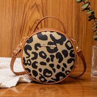 Women's Medium All Seasons Pu Leather Leopard Fashion Round Zipper Circle Bag sku image 3