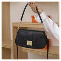 Women's Small All Seasons Pu Leather Solid Color Fashion Square Lock Clasp Underarm Bag sku image 2