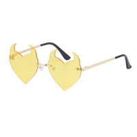 Women's Fashion Heart Shape Pc Special-shaped Mirror Metal Frameless Sunglasses sku image 7