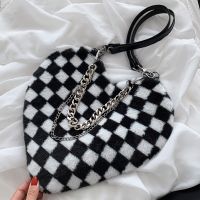 Mujeres Medio Cuero Sintético Tartán Moda En Forma De Corazon Gire La Tapa Bolsa Para Las Axilas main image 4