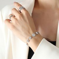 Fashion Daisy Titanium Steel Bracelets Plating Stainless Steel Bracelets sku image 1