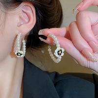 Mode Fleur Alliage Placage Perles Artificielles Femmes Des Boucles D'oreilles 1 Paire main image 1