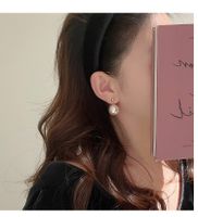 Mode Géométrique Alliage Placage Perles Artificielles Femmes Des Boucles D'oreilles 1 Paire main image 5