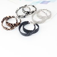 1 Pair Simple Style C Shape Leopard Crocodile Handmade Pu Leather Alloy Hoop Earrings main image 7