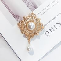 Fashion Geometric Alloy Plating Artificial Pearls Women's Brooches main image 1
