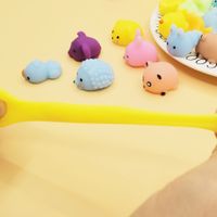New Cute Soft Rubber Ball Squeezing Decompression Creative Toy Random main image 3