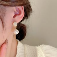 Élégant Feuilles Le Cuivre Plaqué Or Perles Artificielles Zircon Boucles D'oreilles 1 Paire main image 4