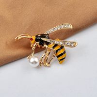 Retro Bee Dragonfly Butterfly Alloy Enamel Unisex Brooches sku image 1