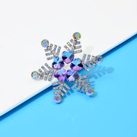 Elegant Snowflake Metal Inlay Rhinestones Unisex Brooches main image 4