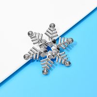 Elegant Snowflake Metal Inlay Rhinestones Unisex Brooches main image 1