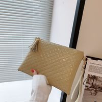 Women's Spring&summer Pu Leather Solid Color Fashion Tassel Square Zipper Clutch Bag main image 2