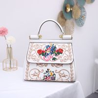 Women's Medium All Seasons Pu Leather Flower Fashion Embroidery Square Flip Cover Handbag sku image 1