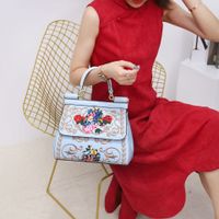 Women's Medium All Seasons Pu Leather Flower Fashion Embroidery Square Flip Cover Handbag sku image 4