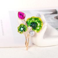 Fashion Lotus Leaf Alloy Inlay Artificial Pearls Rhinestones Women's Brooches main image 2