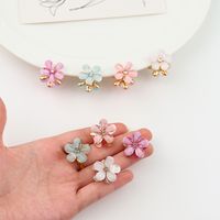 Sweet Flower Alloy Hair Claws 1 Piece main image 4