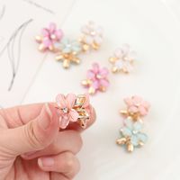 Sweet Flower Alloy Hair Claws 1 Piece main image 2