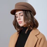 Women's Retro Solid Color Curved Eaves Beret Hat main image 6