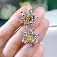 Fashion Flower Copper Inlay Artificial Diamond Ear Studs 1 Pair main image 4