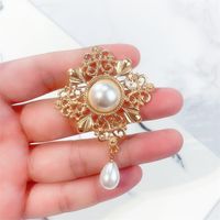 Retro Geometric Alloy Plating Artificial Pearls Women's Brooches main image 3