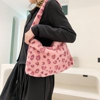Women's Medium Autumn&winter Plush Solid Color Cute Square Zipper Underarm Bag main image 3