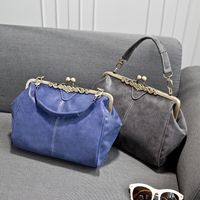 Women's Medium All Seasons Pu Leather Solid Color Fashion Square Lock Clasp Shoulder Bag main image 1