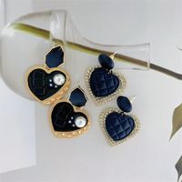 Fashion Heart Shape Alloy Inlay Artificial Pearls Rhinestones Women's Drop Earrings 1 Pair main image 3