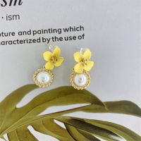 Sweet Flower Alloy Inlay Artificial Pearls Women's Ear Studs 1 Pair main image 4