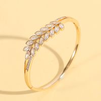 Elegante Grano Aleación Embutido Diamantes De Imitación Mujeres Brazalete 1 Pieza sku image 1