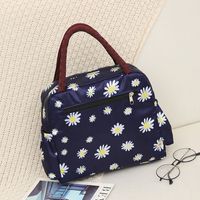 Women's Medium All Seasons Nylon Flower Fashion Square Zipper Handbag main image 4