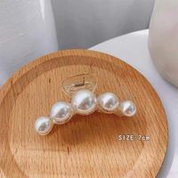 Elegant Geometric Arylic Imitation Pearl Hair Claws 1 Piece sku image 1