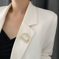 Fashion Letter Copper Plating Inlay Artificial Diamond Pearl Women's Brooches main image 5
