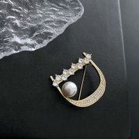 Mode Brief Kupfer Überzug Inlay Künstlicher Diamant Perle Frau Broschen sku image 1
