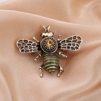 Style De Bande Dessinée Abeille Perle D'imitation Alliage Strass Émail Unisexe Broches sku image 14