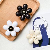 Small Fresh Flower Three-dimensional Stable Portable Mobile Phone Holder main image 3