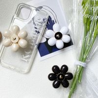 Small Fresh Flower Three-dimensional Stable Portable Mobile Phone Holder main image 1