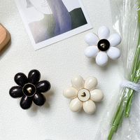 Small Fresh Flower Three-dimensional Stable Portable Mobile Phone Holder main image 5