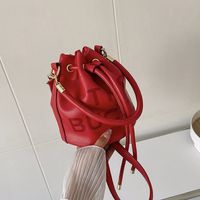 Women's Medium Pu Leather Letter Streetwear Bucket String Bucket Bag sku image 3