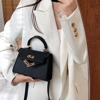 Women's Medium Pu Leather Solid Color Fashion Square Lock Clasp Crossbody Bag main image 4
