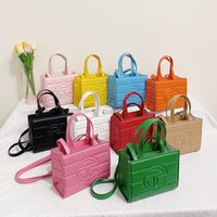 Women's Small Pu Leather Solid Color Fashion Square Zipper Tote Bag main image 1