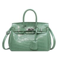 Women's Medium Pu Leather Solid Color Vintage Style Square Lock Clasp Shoulder Bag main image 2