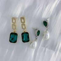 Elegant Geometric Alloy Inlay Artificial Pearls Rhinestones Women's Drop Earrings 1 Pair main image 2