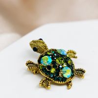 Fashion Tortoise Alloy Plating Artificial Gemstones Women's Brooches main image 4