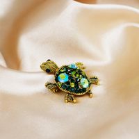 Fashion Tortoise Alloy Plating Artificial Gemstones Women's Brooches main image 1
