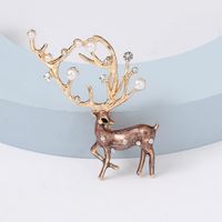 Fashion Deer Alloy Inlay Artificial Pearls Rhinestones Women's Brooches 1 Piece main image 1