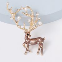 Fashion Deer Alloy Inlay Artificial Pearls Rhinestones Women's Brooches 1 Piece main image 3