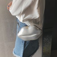 Women's Small Pu Leather Lips Fashion Profiled Zipper Chain Bag main image 9