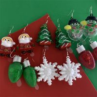 Mignon Sapin De Noël Père Noël Flocon De Neige Plastique Femmes Boucles D'oreilles 1 Paire main image 1
