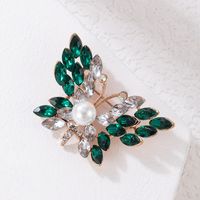 Moda Mariposa Aleación Embutido Diamantes De Imitación Mujeres Broches main image 1