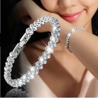 Mode Forme De Cœur Alliage Incruster Diamant Artificiel Femmes Bracelets 1 Pièce main image 1
