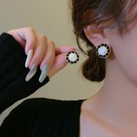 Simple Style Flower Alloy Inlay Zircon Women's Drop Earrings 1 Pair sku image 1